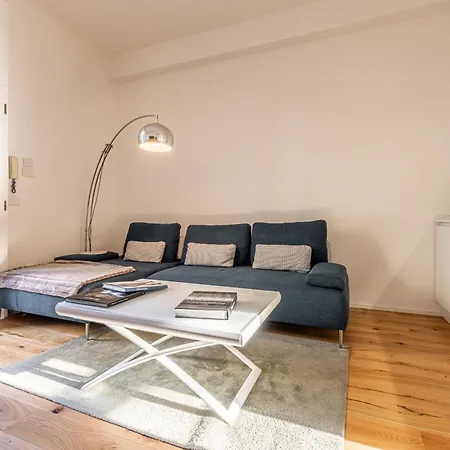 Daire Luxury Design Apt, Comfy W/ A/c, Wifi & Netflix