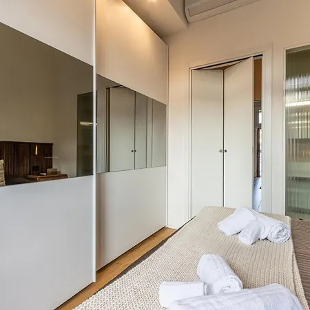 Daire Luxury Design Apt, Comfy W/ A/c, Wifi & Netflix *